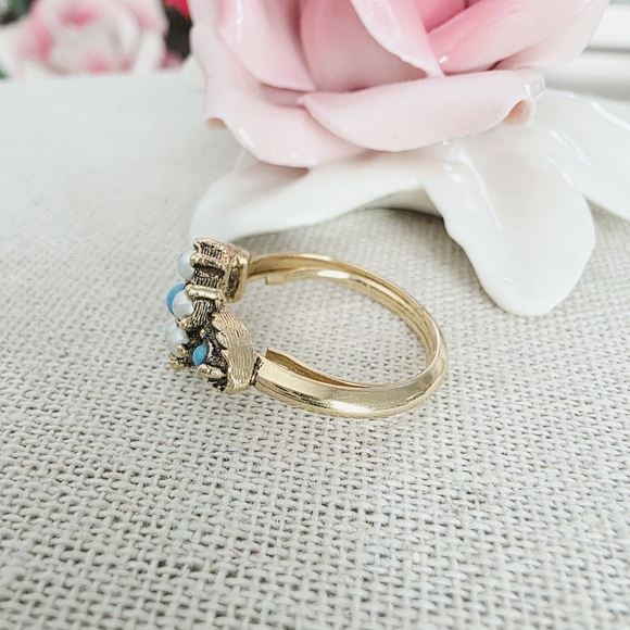 VINTAGE Avon Faux Pearl Turquoise Gold Tone Ring - Picture 2 of 5